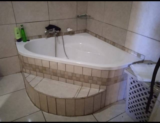 3 BEDROOM HOUSE FOR SALE IN BRACKENHAM